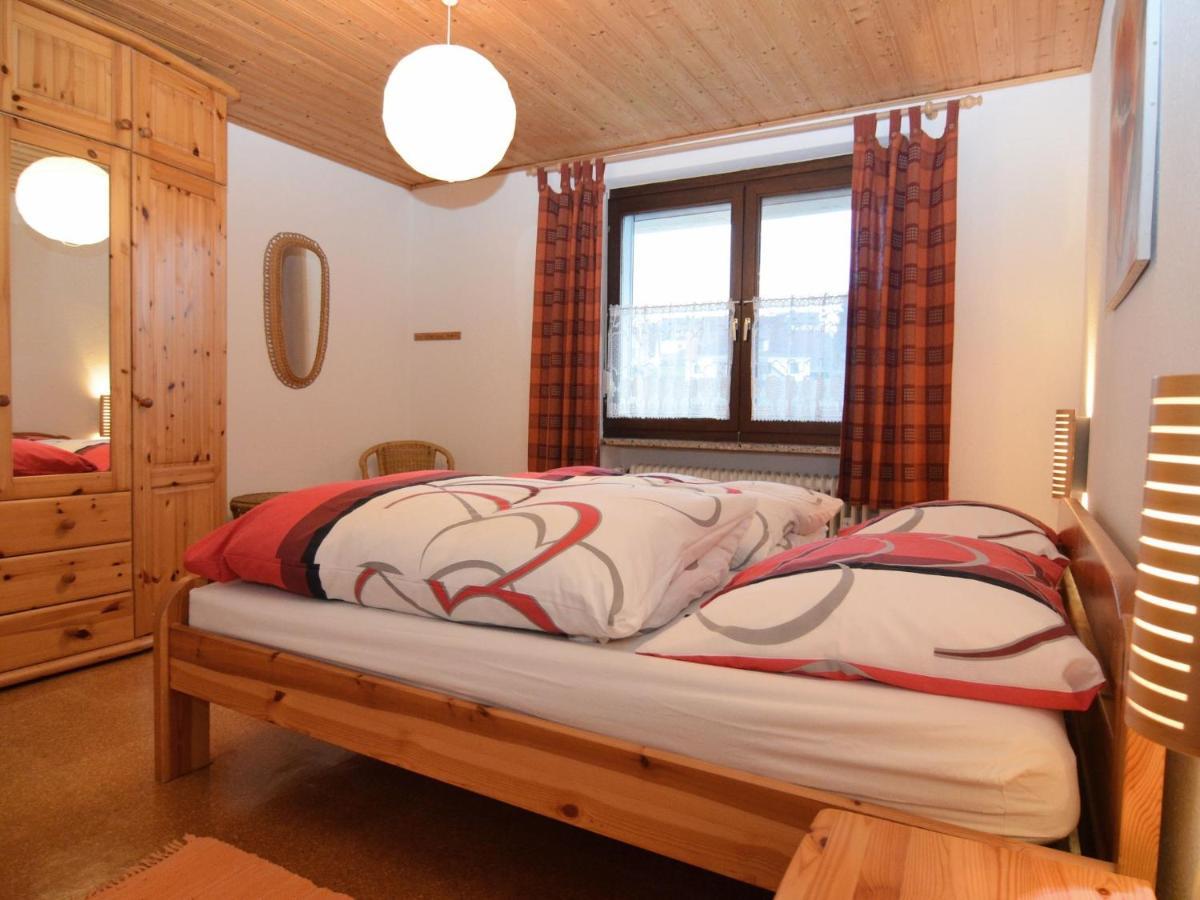 Quiet Holiday Home With Terrace Korbach Kültér fotó