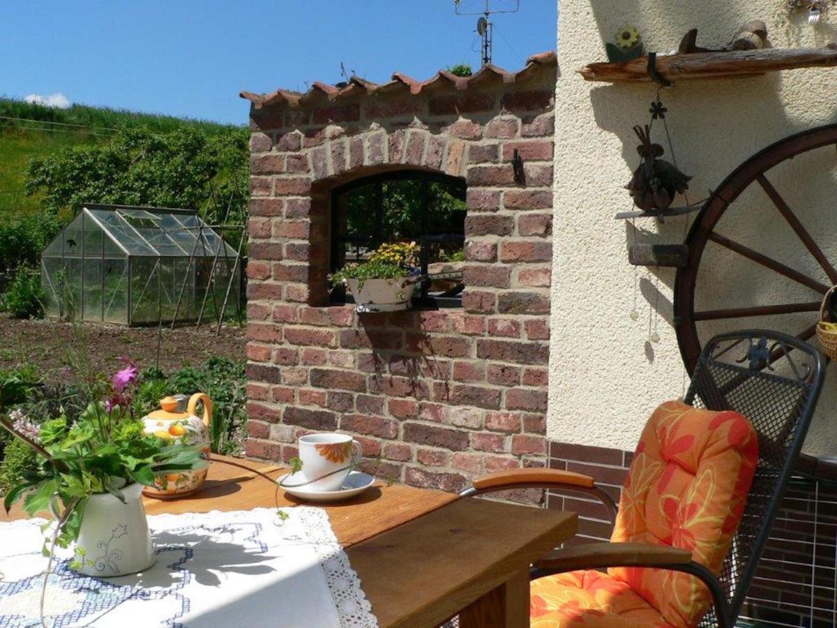 Quiet Holiday Home With Terrace Korbach Kültér fotó